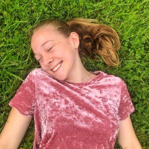 Meet your Posher, Chloe